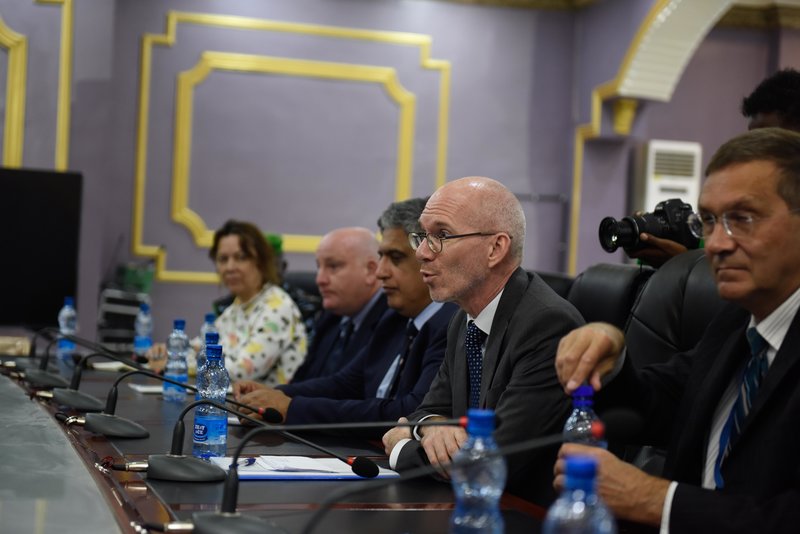 The UN Secretary-General’s Special Representative for Somalia, James Swan, speaks during a meeting with the Jubbaland President, Ahmed Mohamed Islam (Madobe) and member of his cabinet. This was during Mr. Swan's inaugural visit to Jubbaland, on 15 July 20