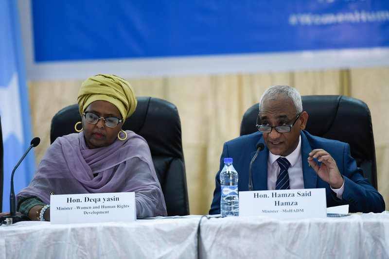 Hamza Said Hamza (right), the Somali Federal Minister of Humanitarian Affairs and Disaster Management, speaks during an event to mark the World Humanitarian Day on 19 August 2019 in Mogadishu, Somalia. UN Photo / Omar Abdisalan