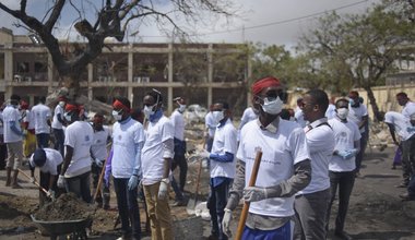 Students from various universities in Mogadishu, Somalia, who came together under ‘Gurman Qaran’, help in the cleanup effort at the scene of the explosion that killed more than 300 people in the capital on 14 October 2017.