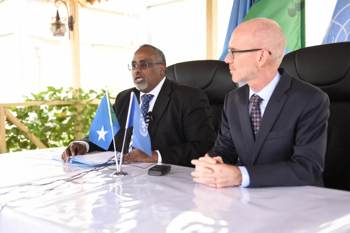 The President of HirShabelle state, Mohamed Abdi Ware and the UN envoy to Somalia, James Swan, address journalists at the end of a closed-door meeting in Jowhar, Somalia, on 17 July 2019. UN Photo / Raymond Baguma
